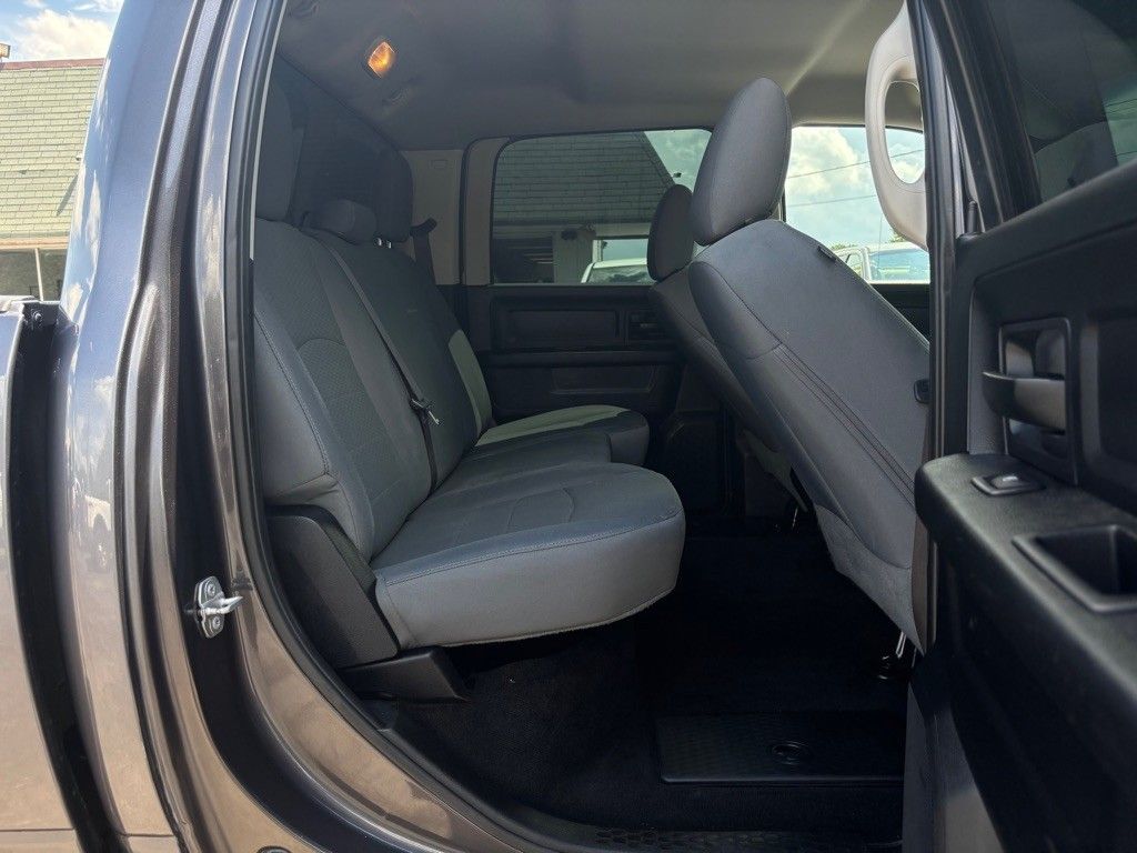 2017 Ram 2500 ST Tradesman photo 23