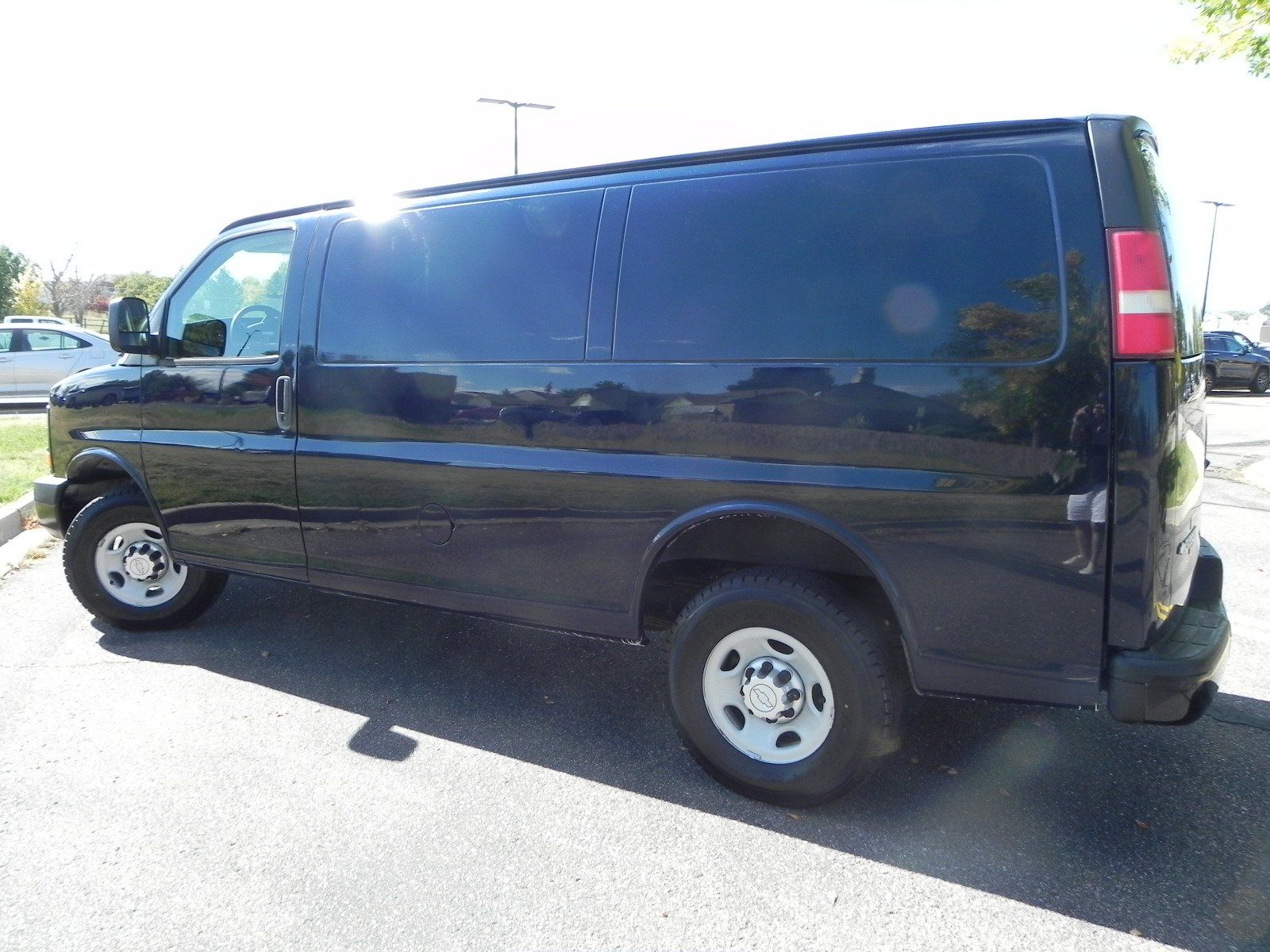 2014 Chevrolet Express Cargo 2500 photo 2