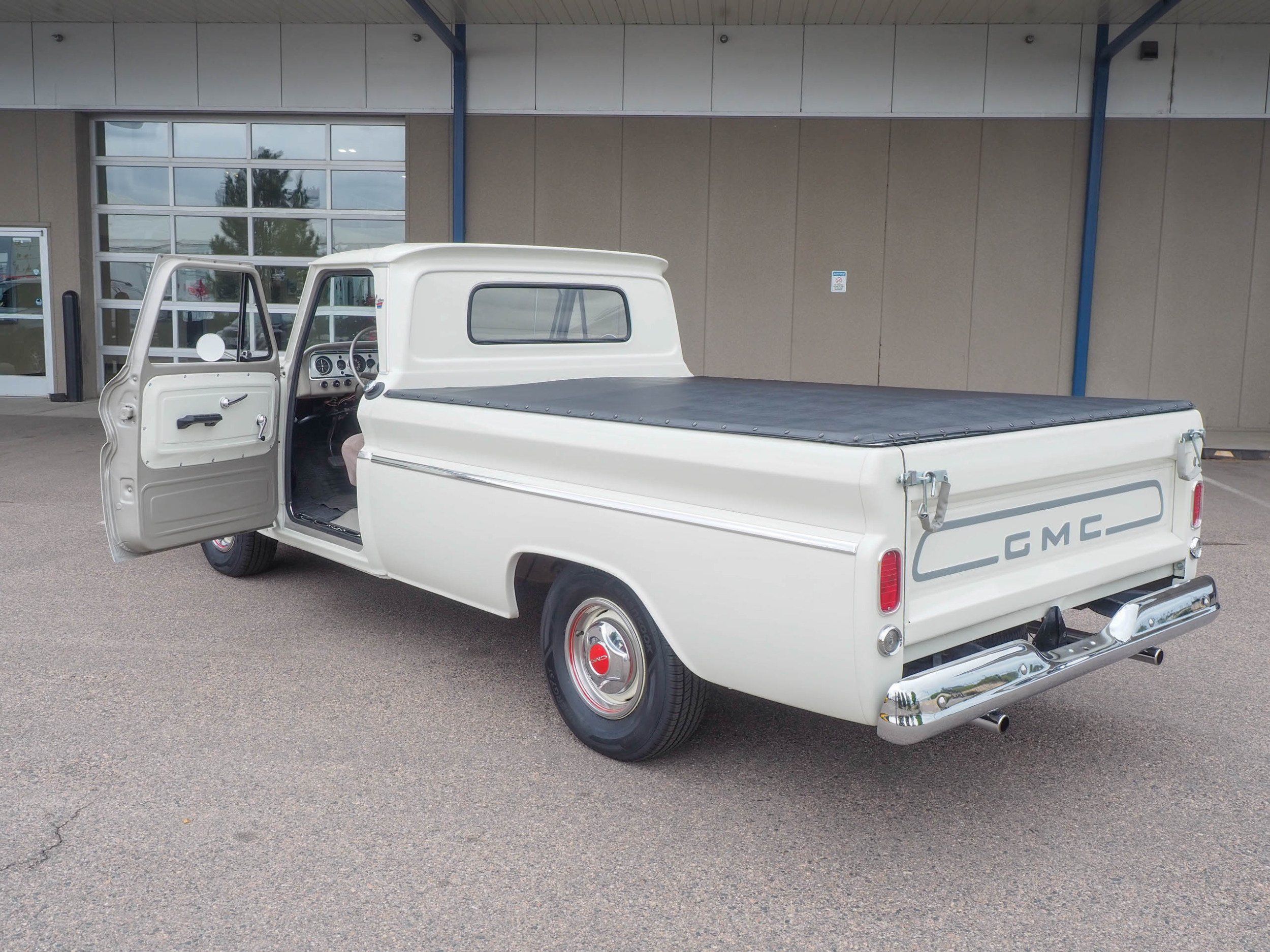 1966 GMC Pickup White RWD