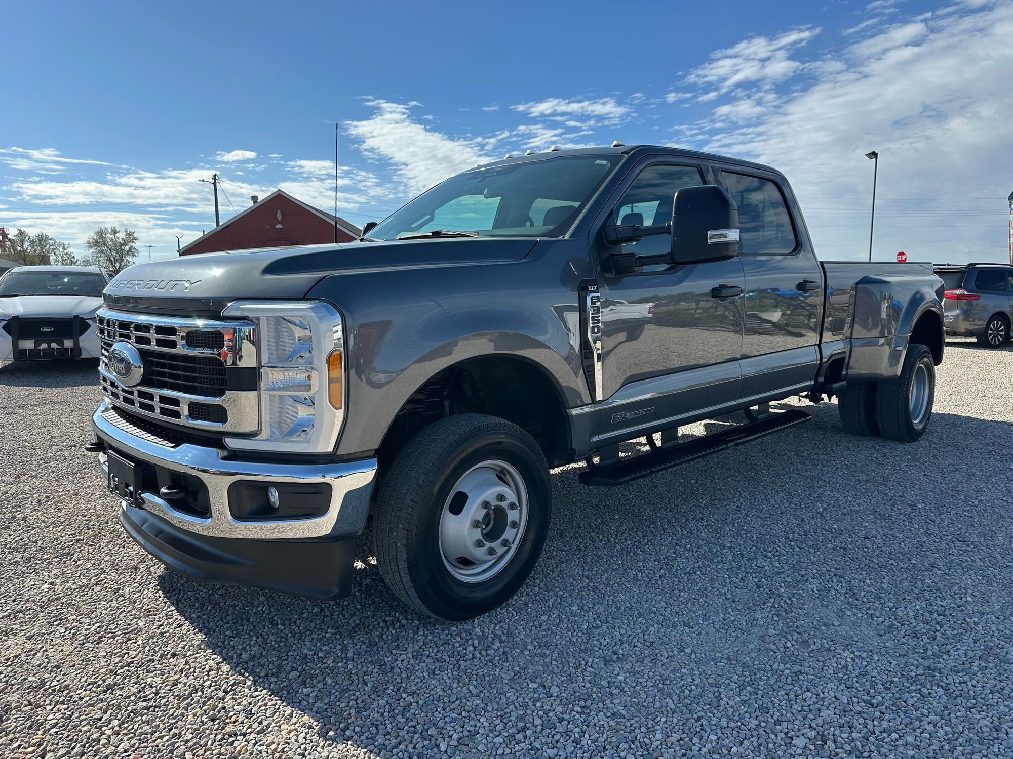 2024 Ford F-350 XLT photo 5