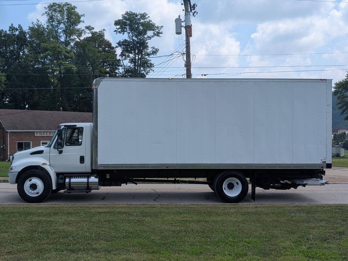 2018 International DuraStar 4300 11