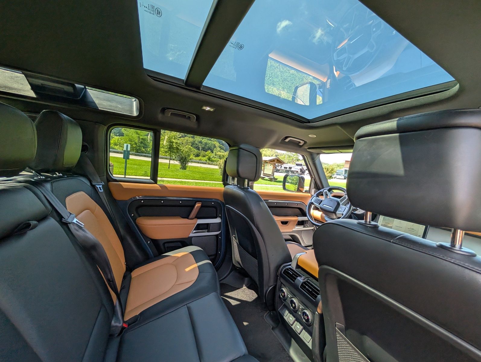 2024 Land Rover Defender 76