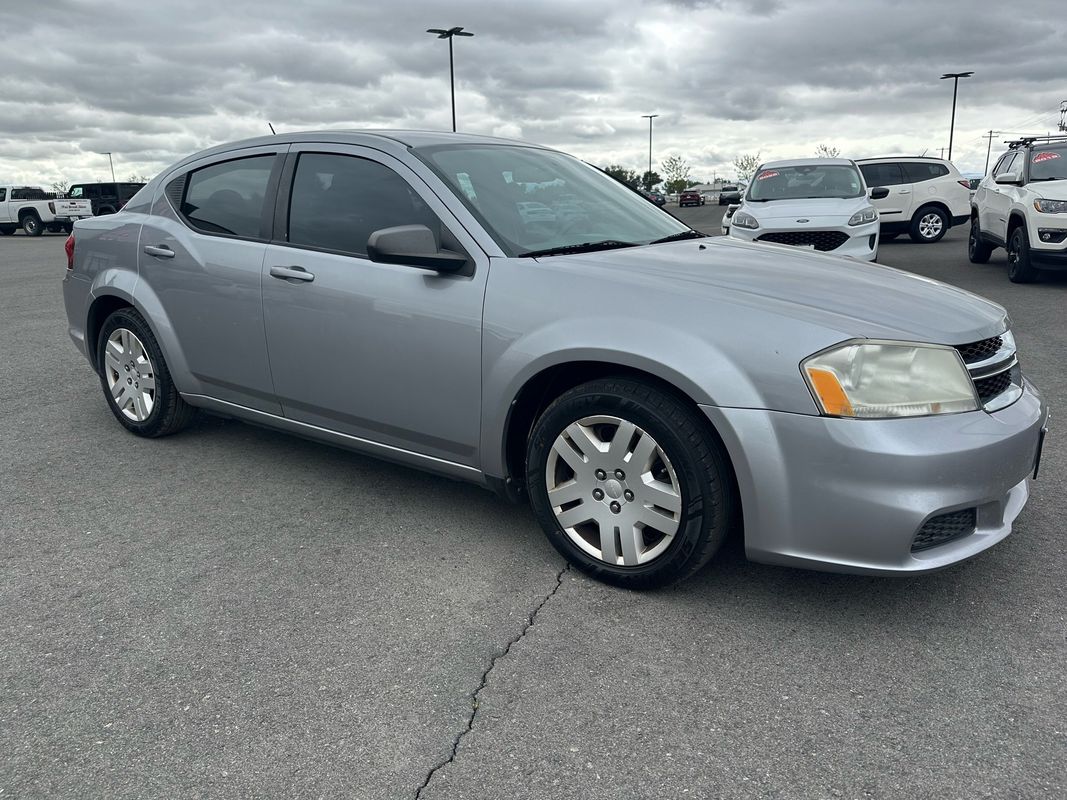 2013 Dodge Avenger SE's photo