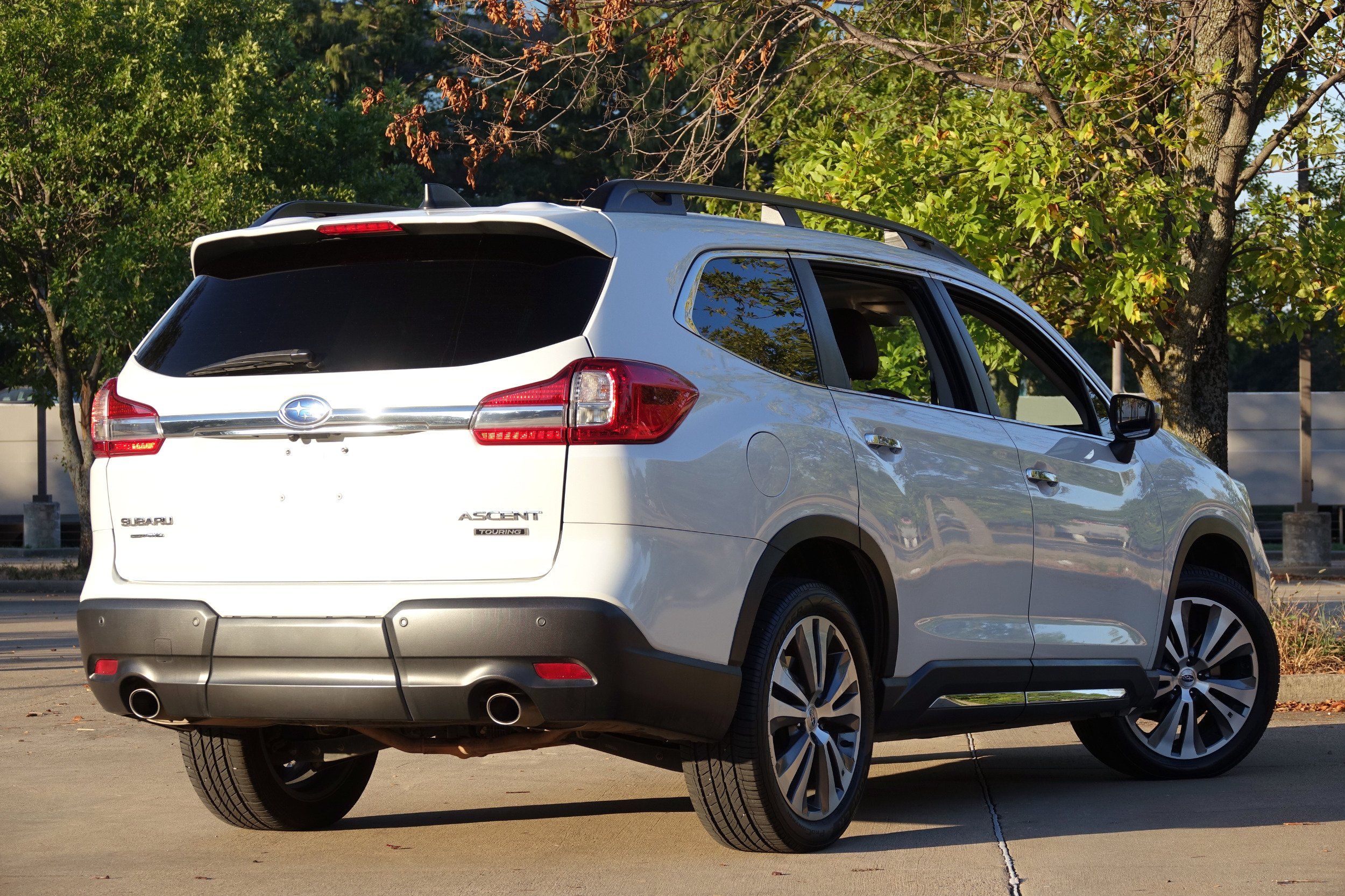 2019 Subaru Ascent Touring photo 3