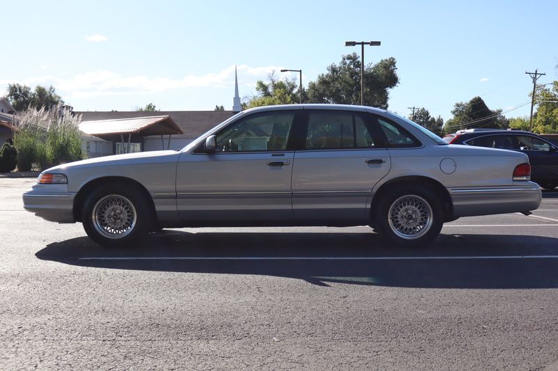 ケイ CROWN VICTORY 15p 1997 Ford Crown Victoria LX | Victory Motors of Colorado