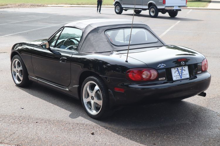 2004 Mazda MX-5 Miata Cloth | Victory Motors of Colorado