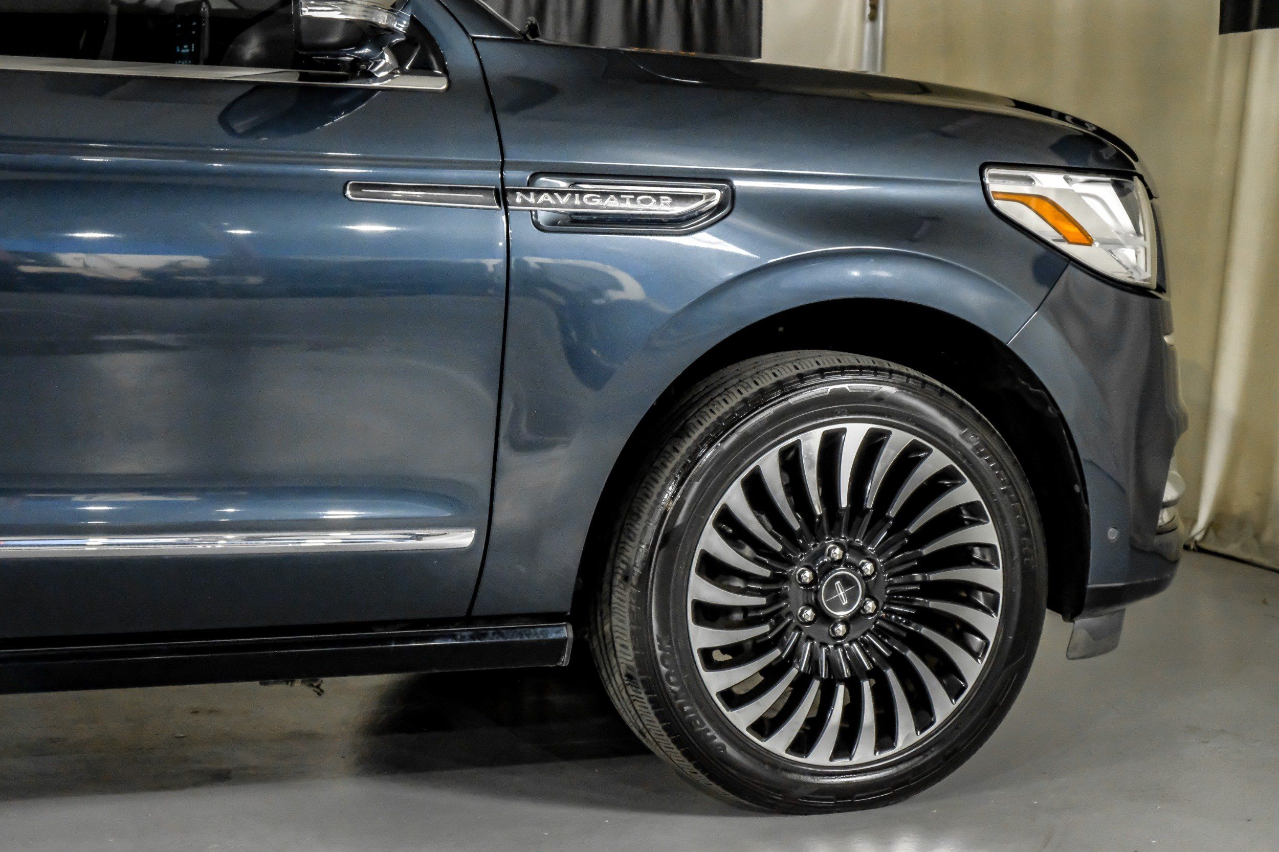 2021 Lincoln Navigator Black Label photo 4