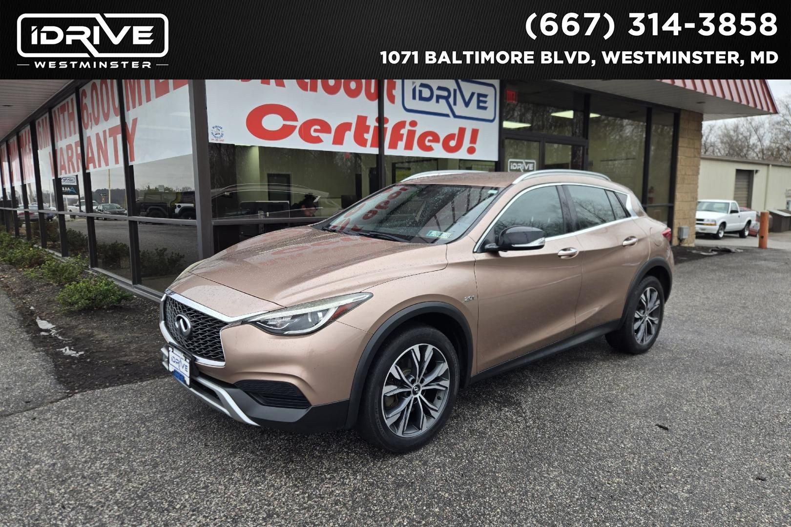 2017 INFINITI QX30 Luxury's photo