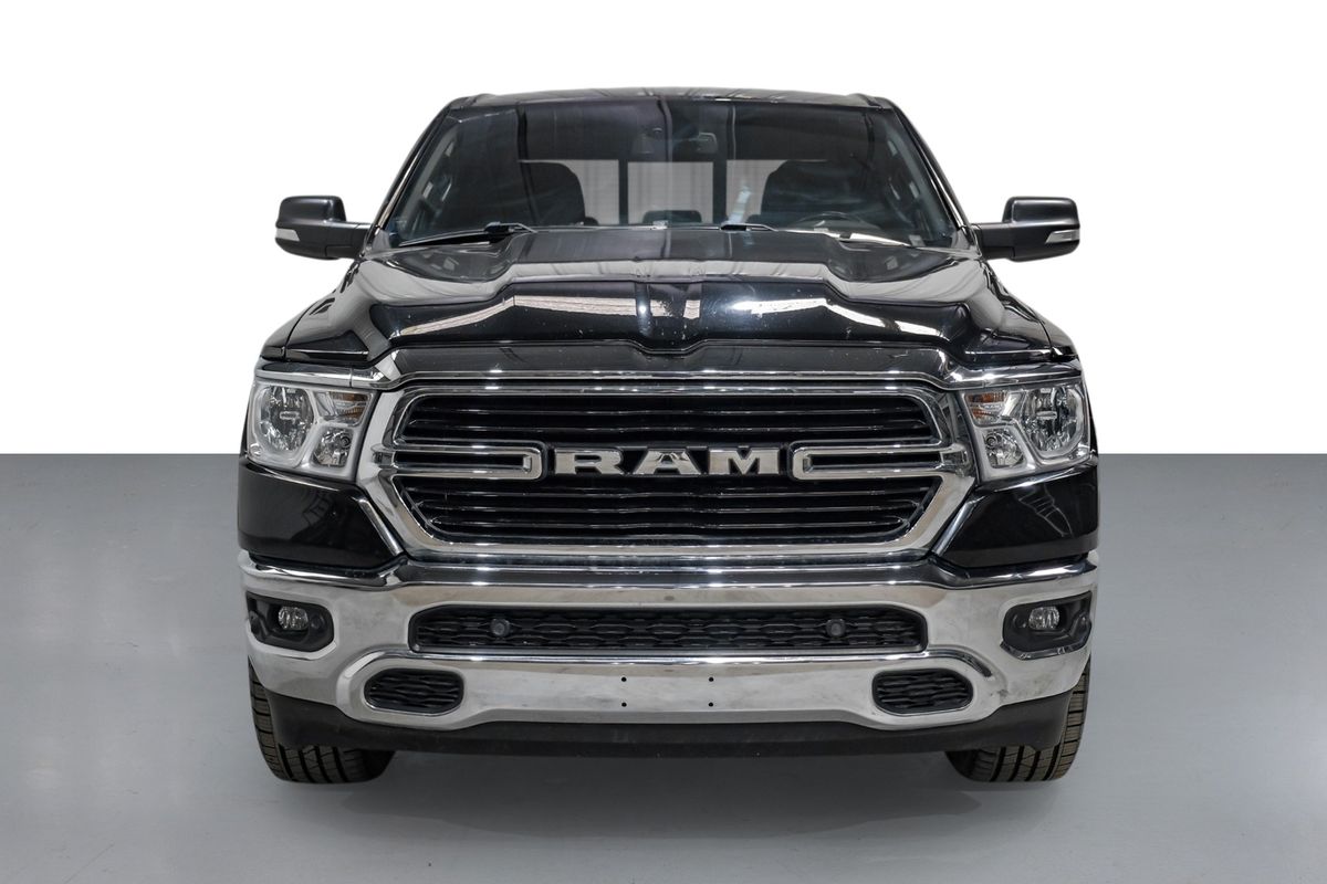 View vehicle photo 3