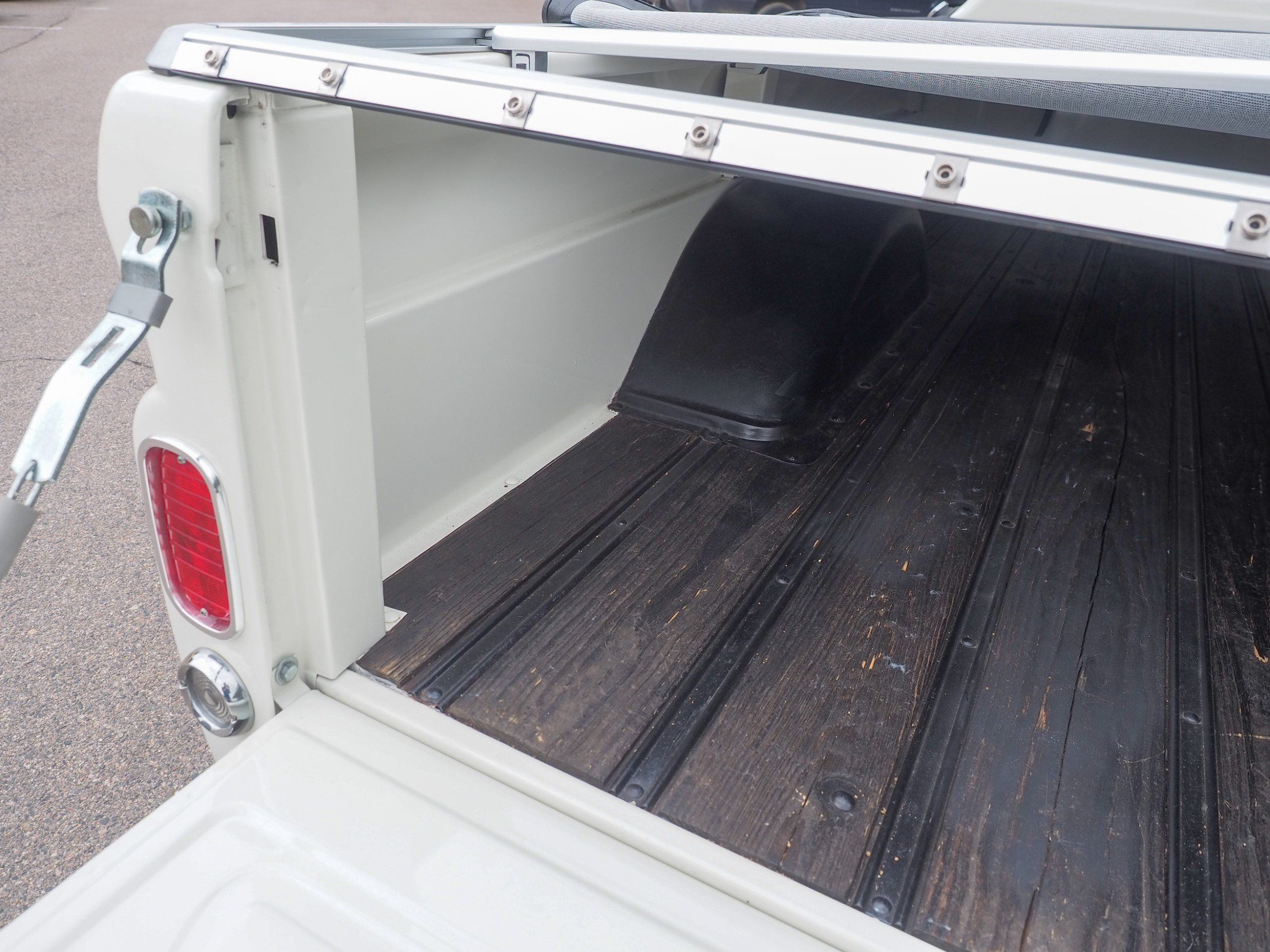 1966 GMC Pickup White RWD