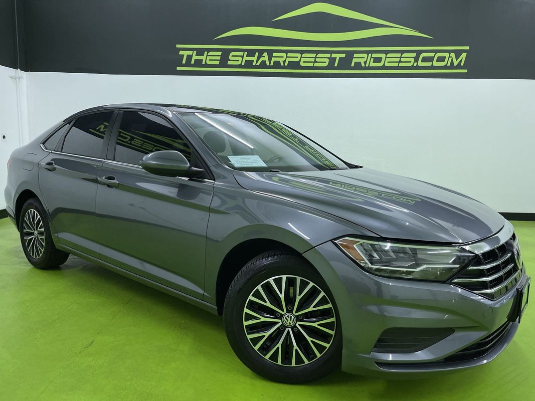 Gray 2019 Volkswagen Jetta SE FWD Sedan Front-Wheel Drive Automatic