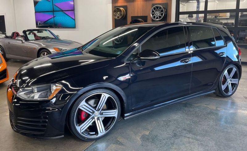  2016 Volkswagen Golf GTI 2.0T S 4-Door FWD   