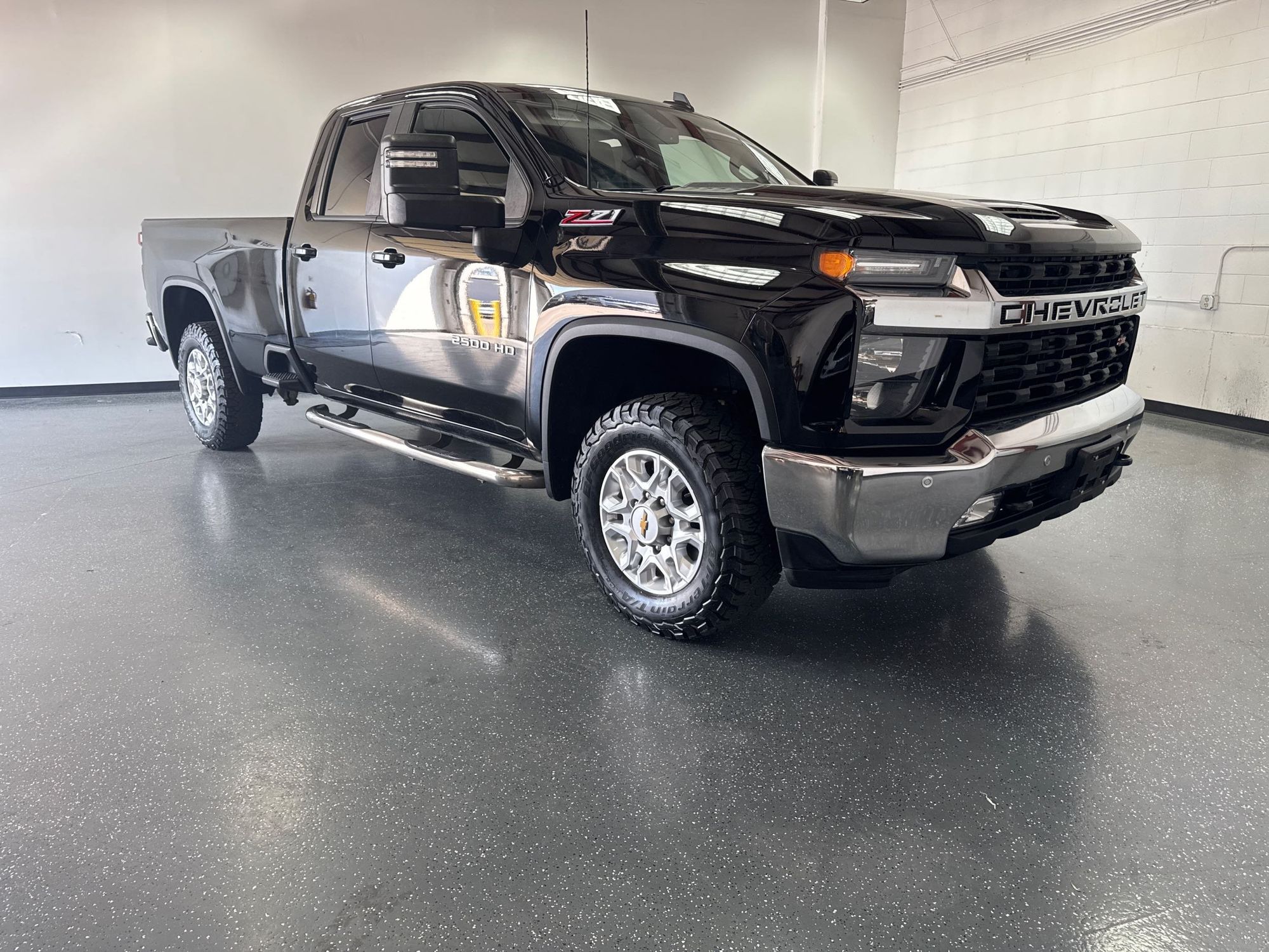 2022 Chevrolet Silverado 2500HD LT photo 2