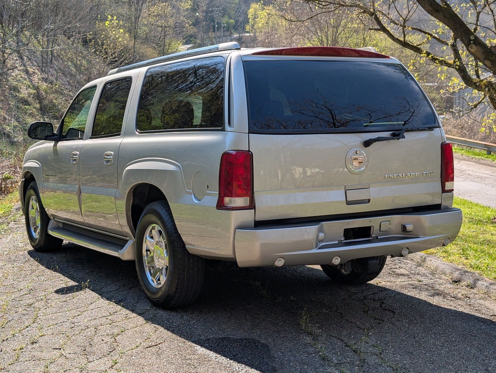 2004 Cadillac Escalade ESV 27
