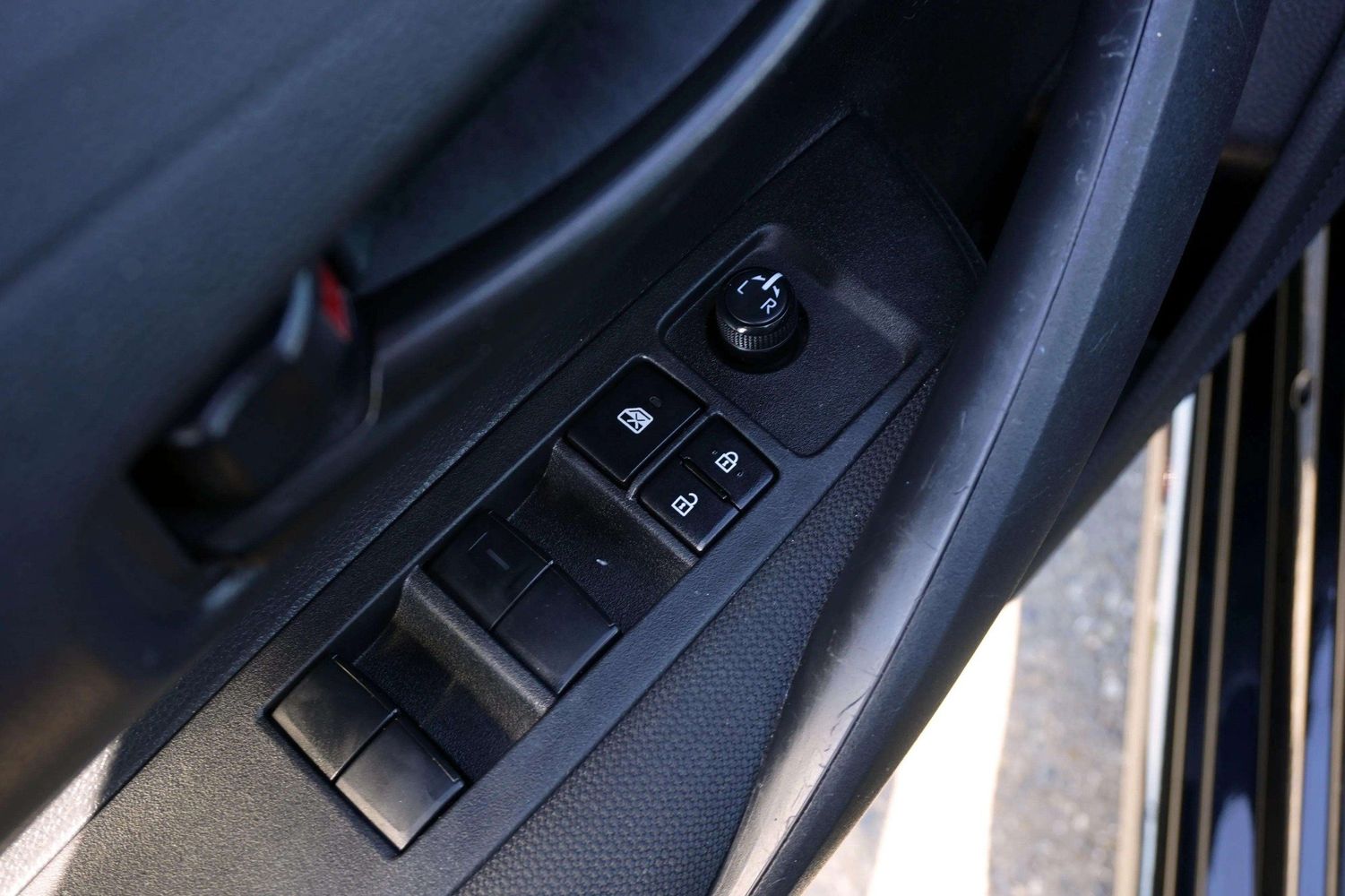 2024 Toyota Corolla LE photo 13