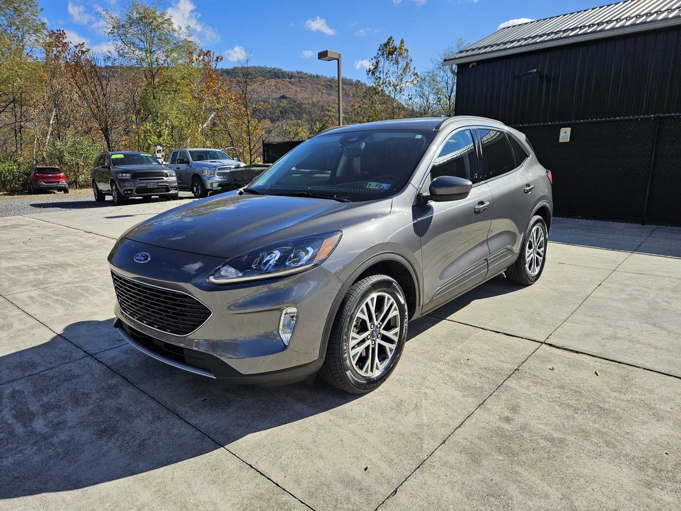 2021 Ford Escape SEL Hybrid photo 3