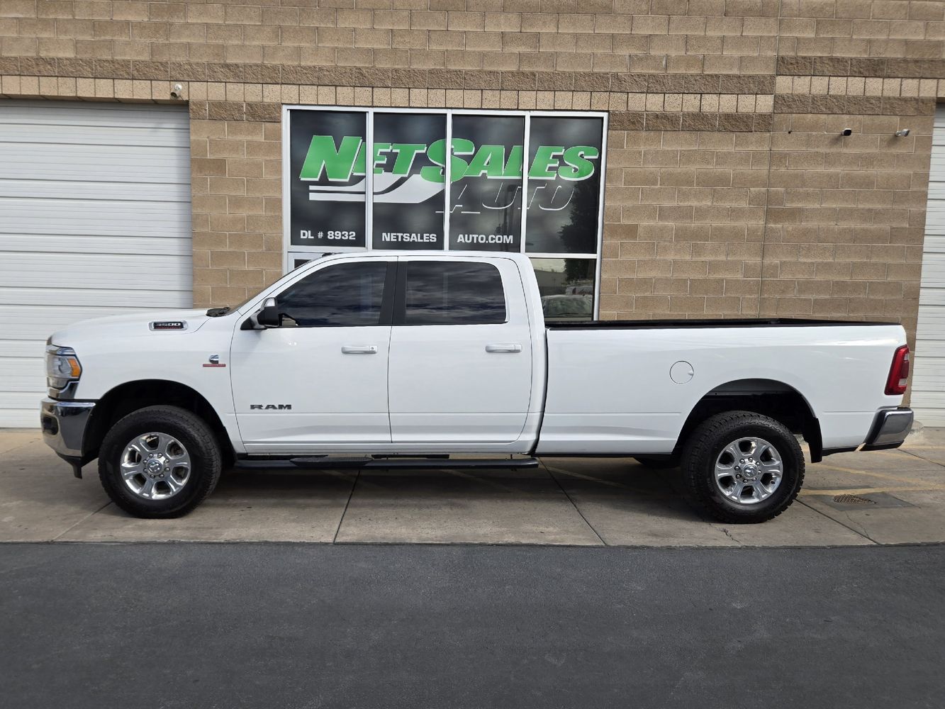 2022 Ram 3500 Big Horn Lone Star photo 2