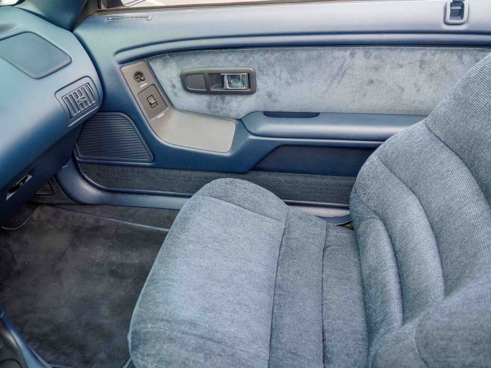 1990 Chrysler Le Baron 63