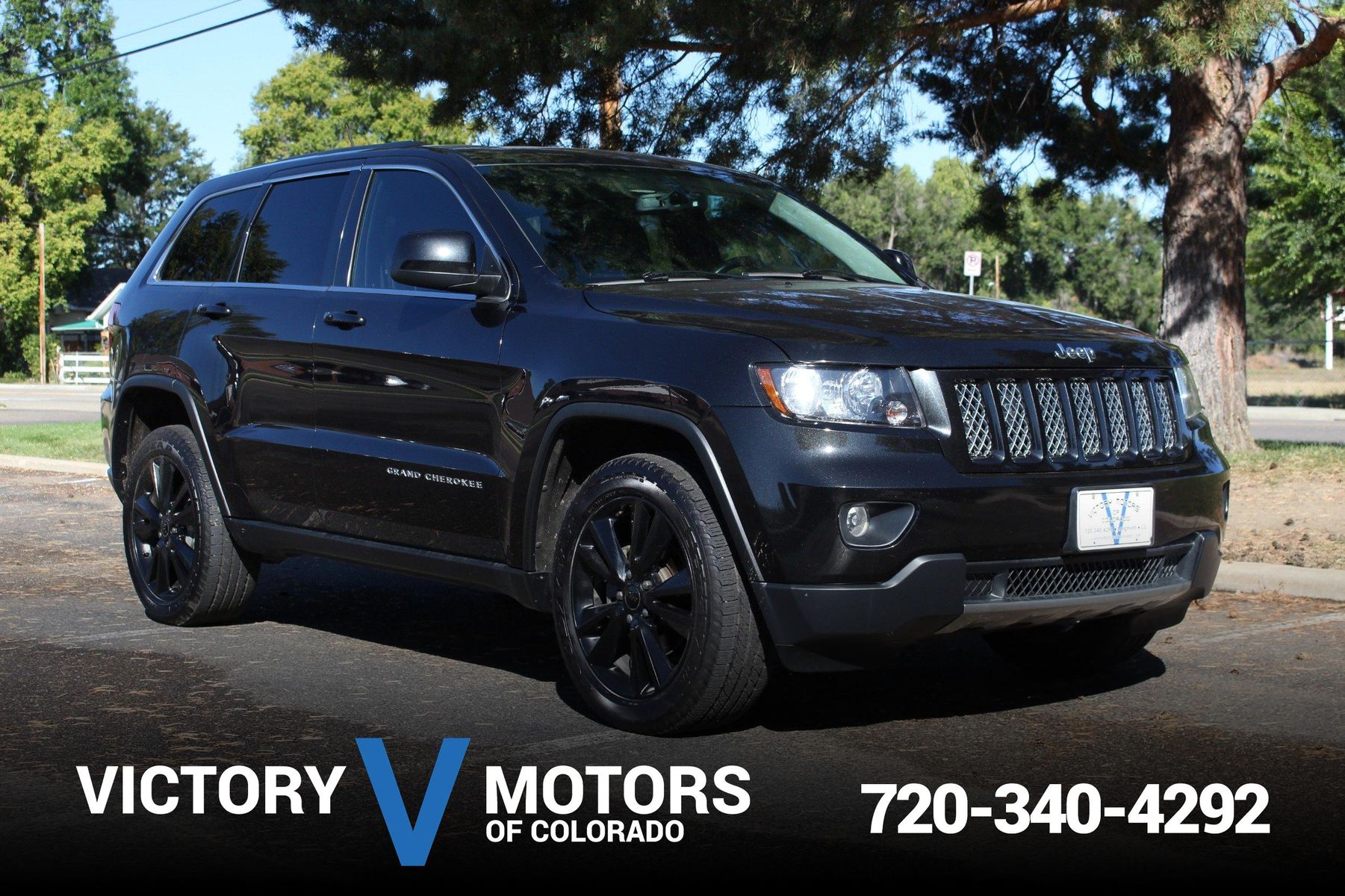 2013 Jeep Grand Cherokee Laredo | Victory Motors of Colorado