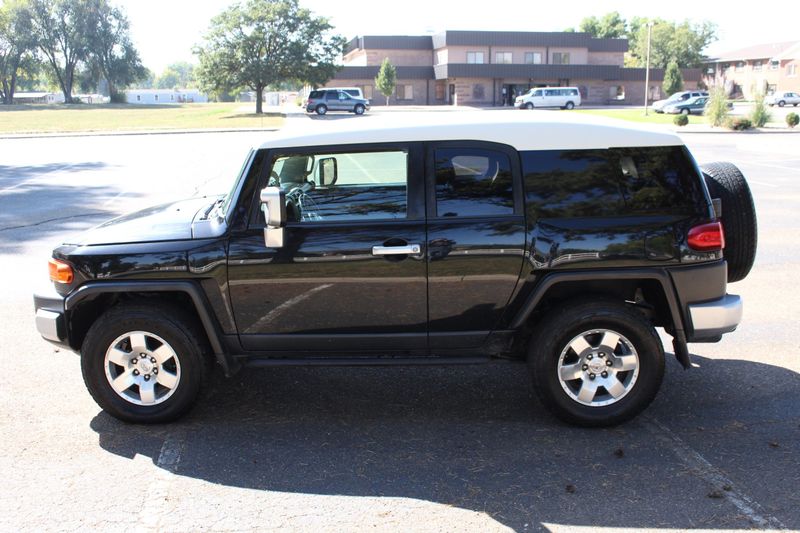 2007 Toyota FJ Cruiser Photos