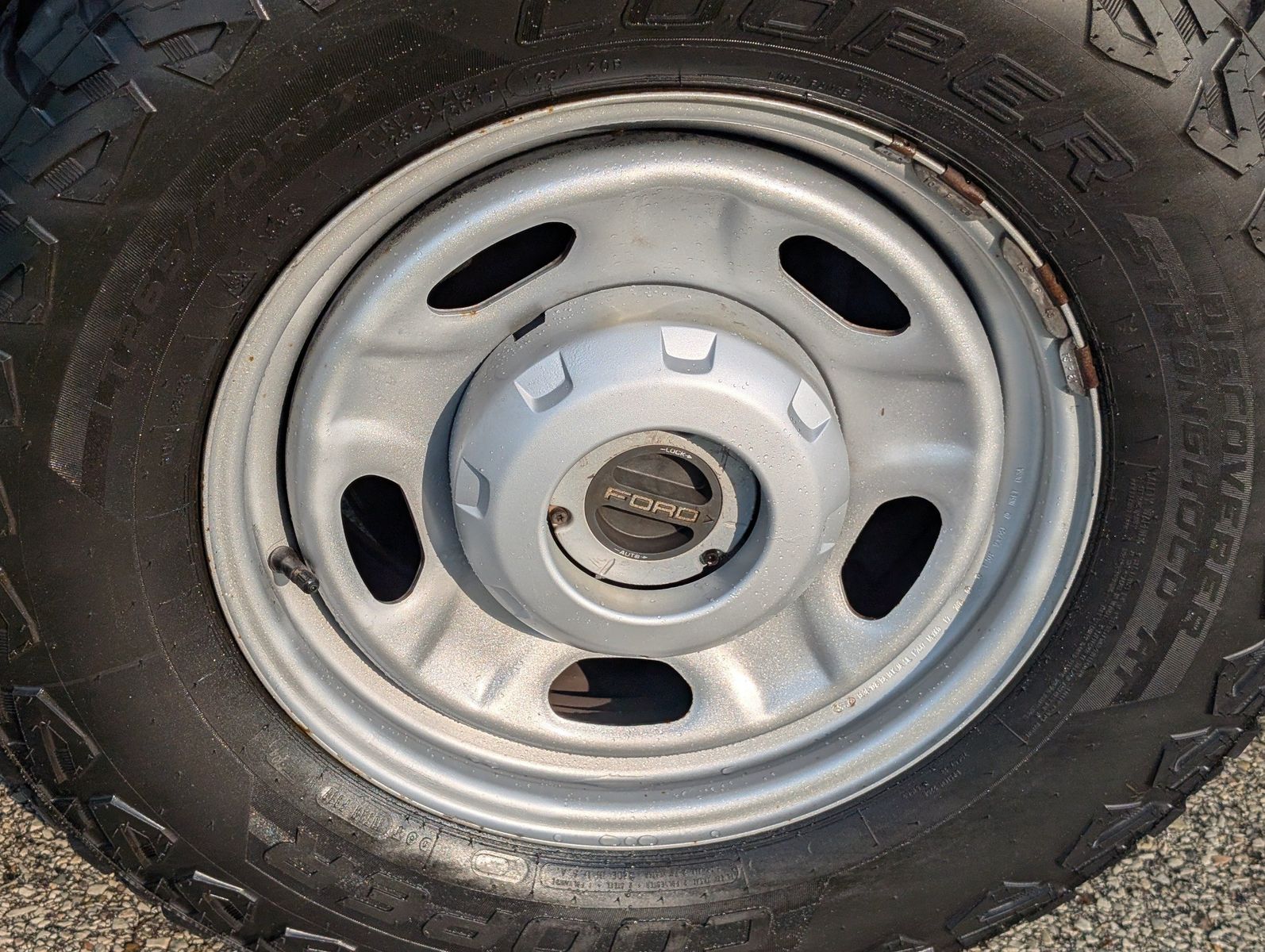 2016 Ford F-250 43