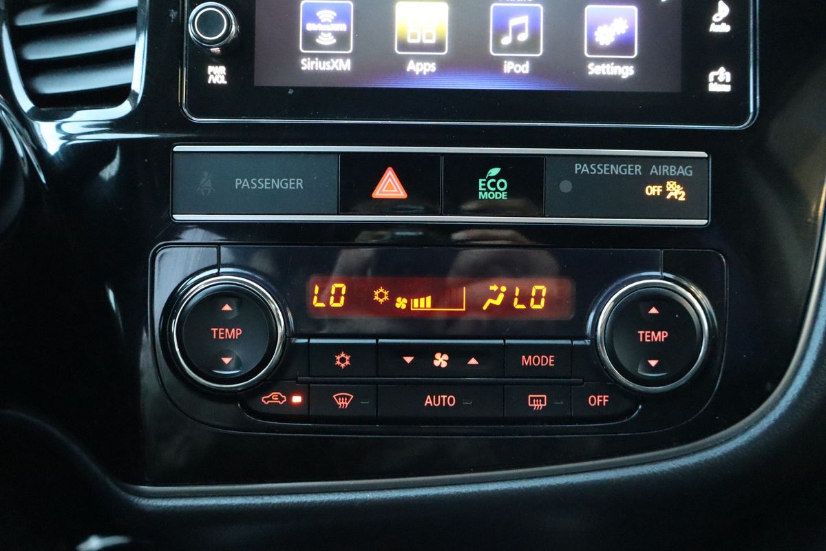 2019 Mitsubishi Outlander SE