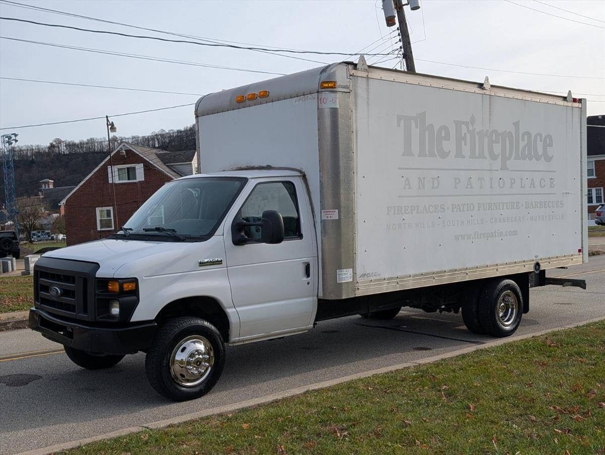 2017 Ford E-Series 11