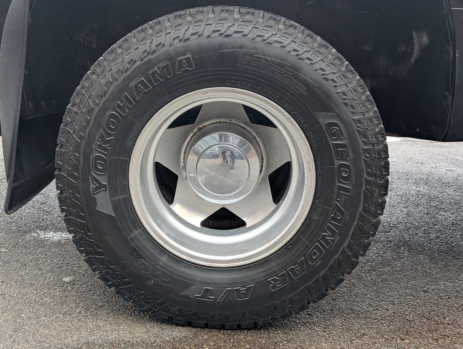 2004 Ford F-350 Super Duty 104