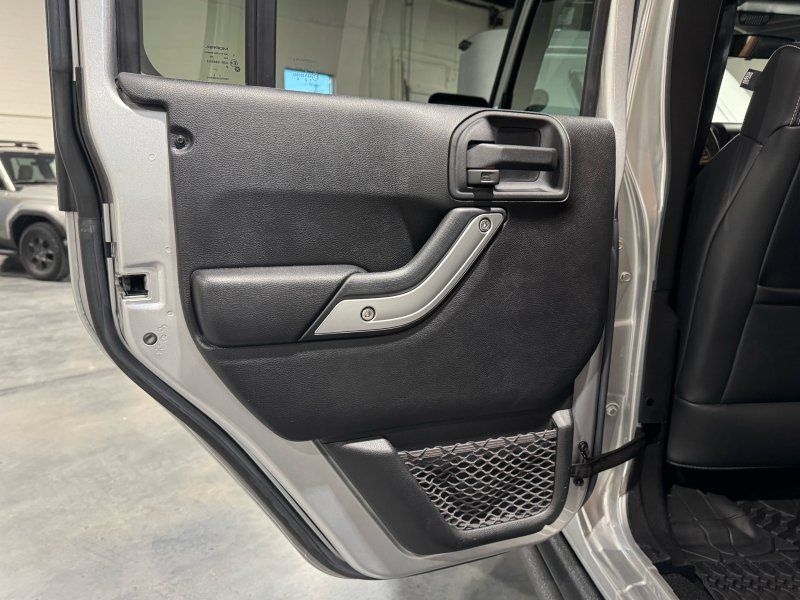 2012 Jeep Wrangler Unlimited Call of Duty MW3, photo 12