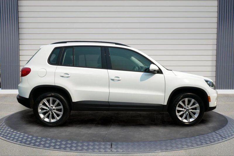 2017 Volkswagen Tiguan S - Photo 8