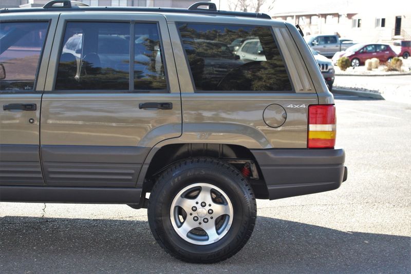 1998 Jeep Grand Cherokee Laredo | Victory Motors of Colorado