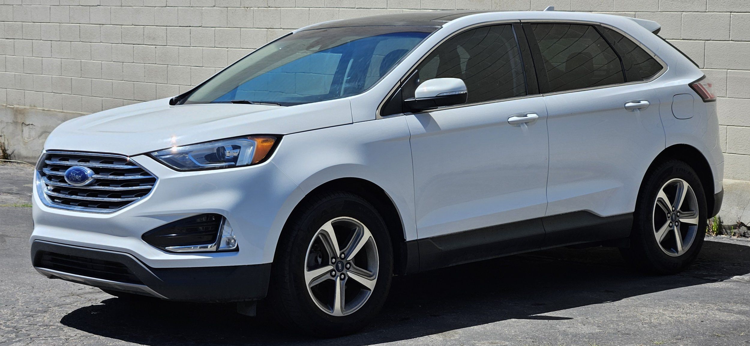 2019 Ford Edge SEL's photo