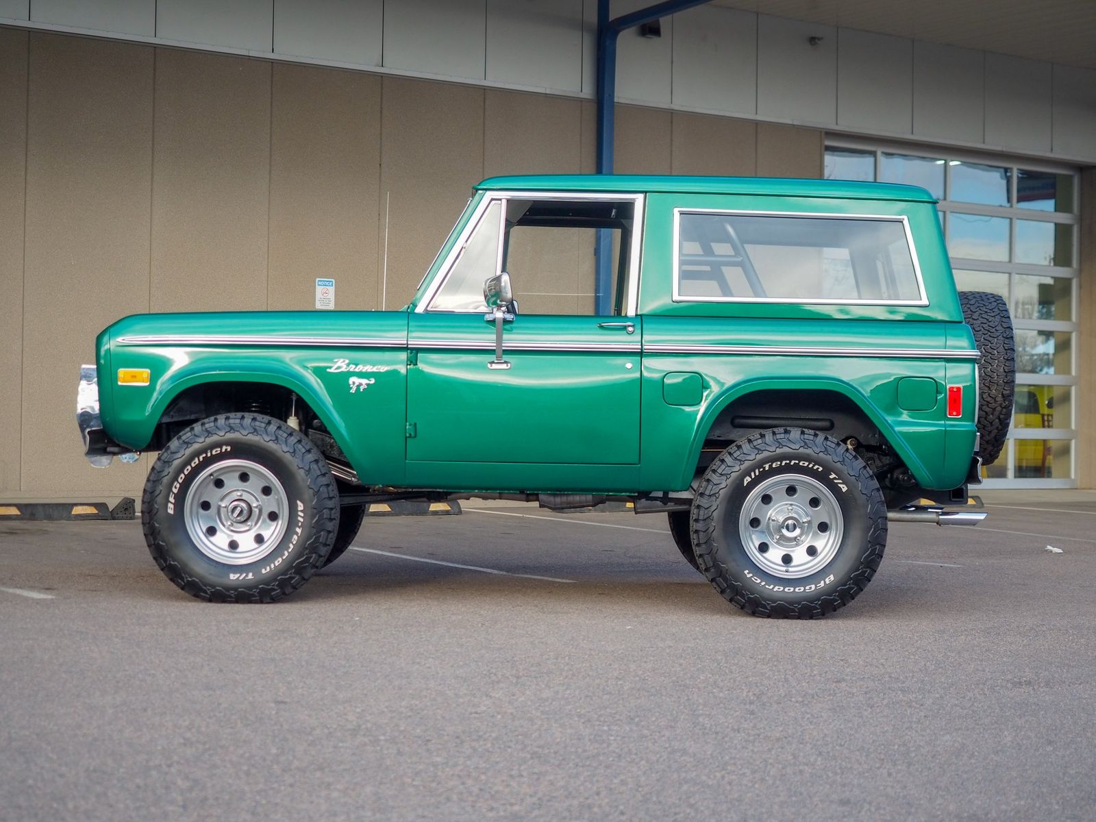 1977 Ford Bronco 8