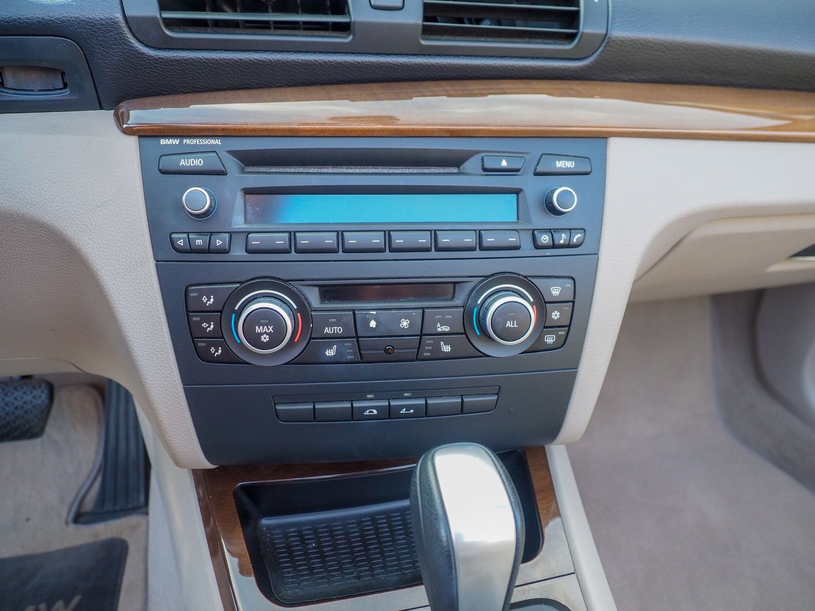 2011 BMW 128I 47