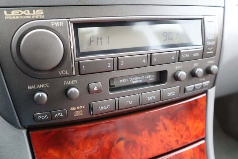 2005 Lexus LS 430 Photos
