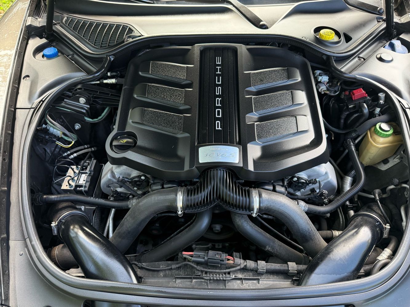 2015 Porsche Panamera 4S photo 38