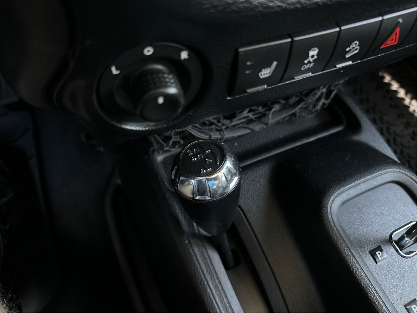 2013 Jeep Wrangler Unlimited Sahara photo 23