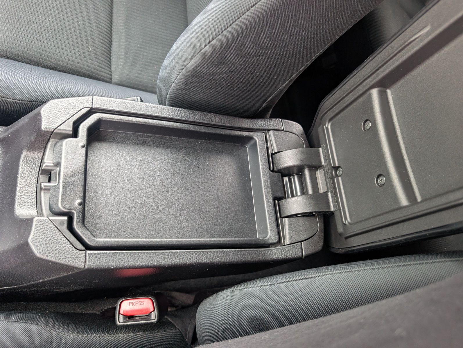 2017 Toyota RAV4 57