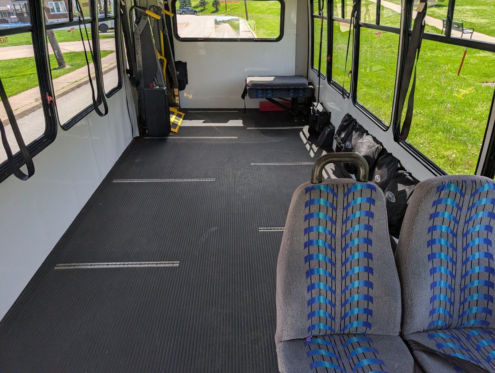 2007 Ford E-450 Cutaway 63