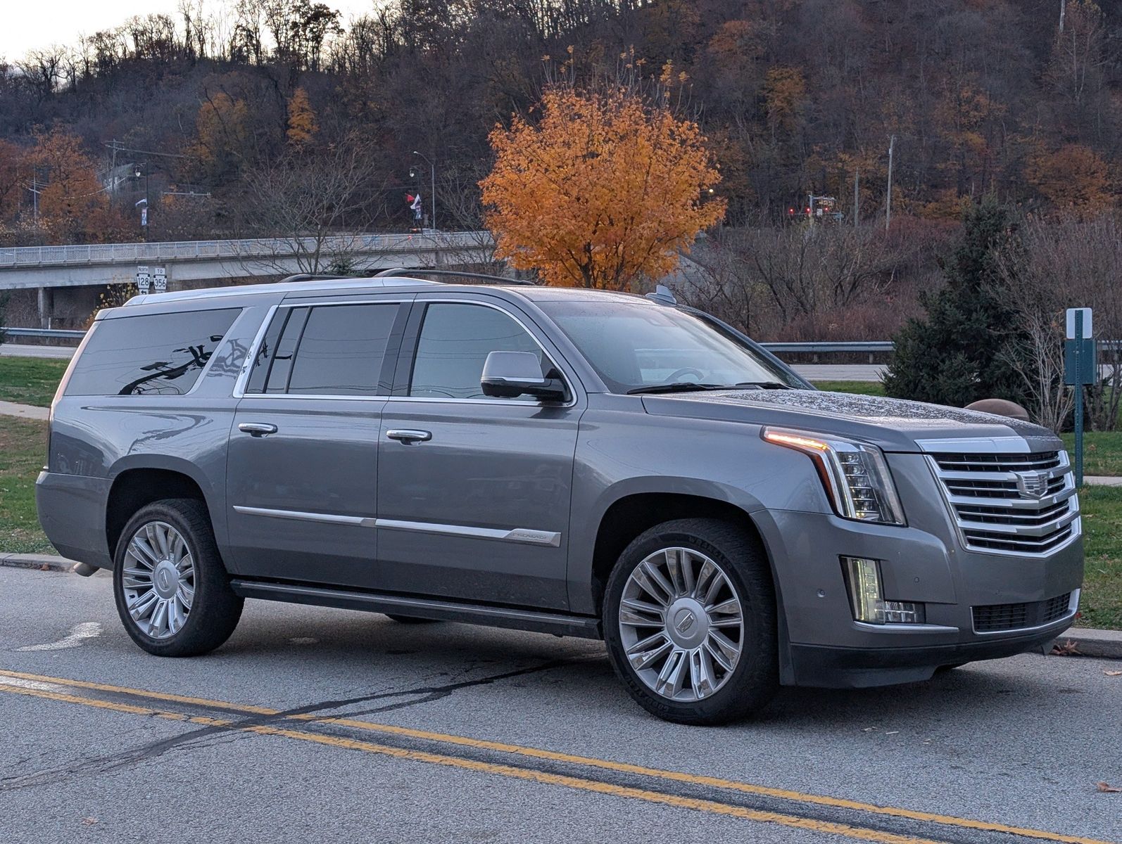 2019 Cadillac Escalade ESV 1