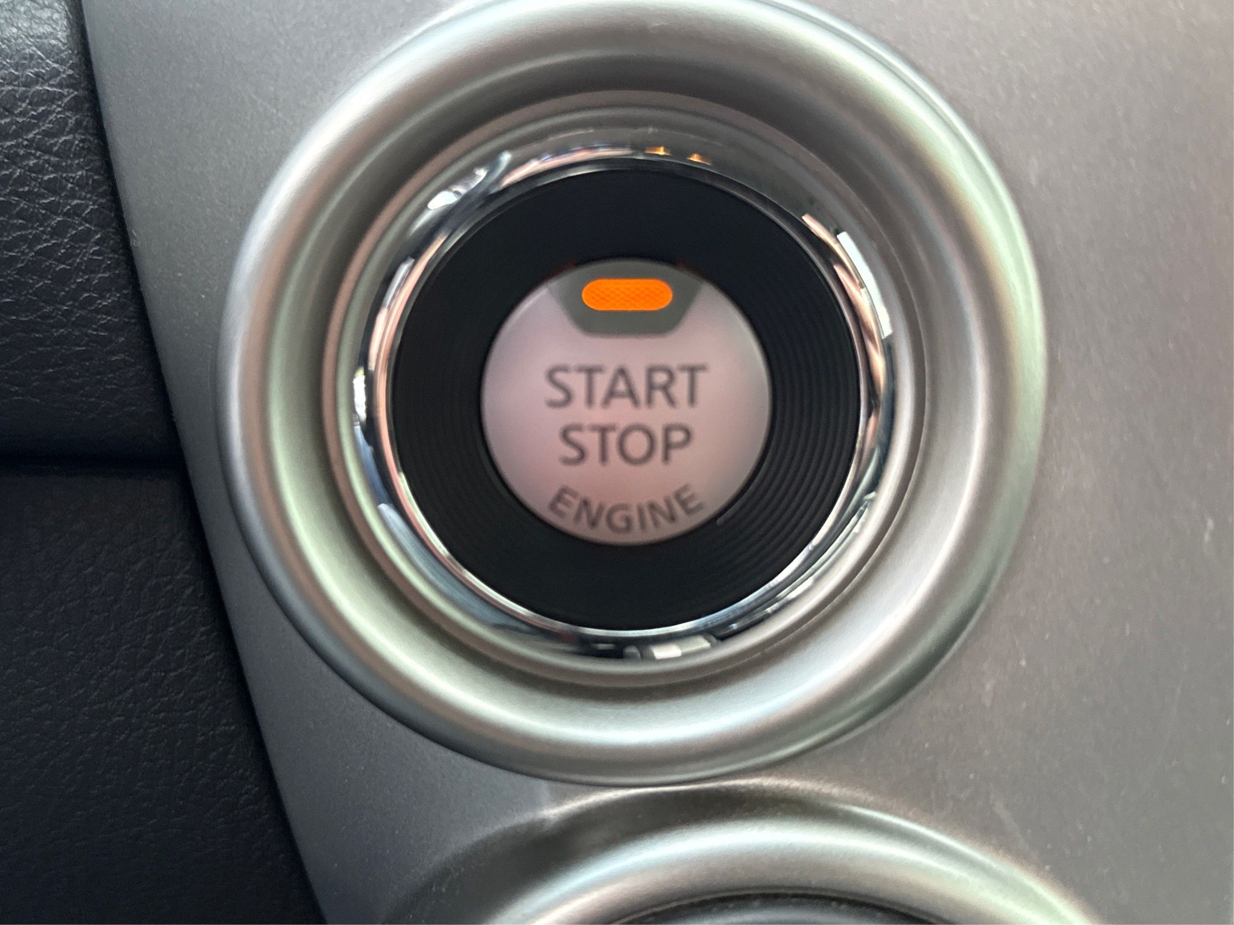 2018 Nissan Titan SV photo 32