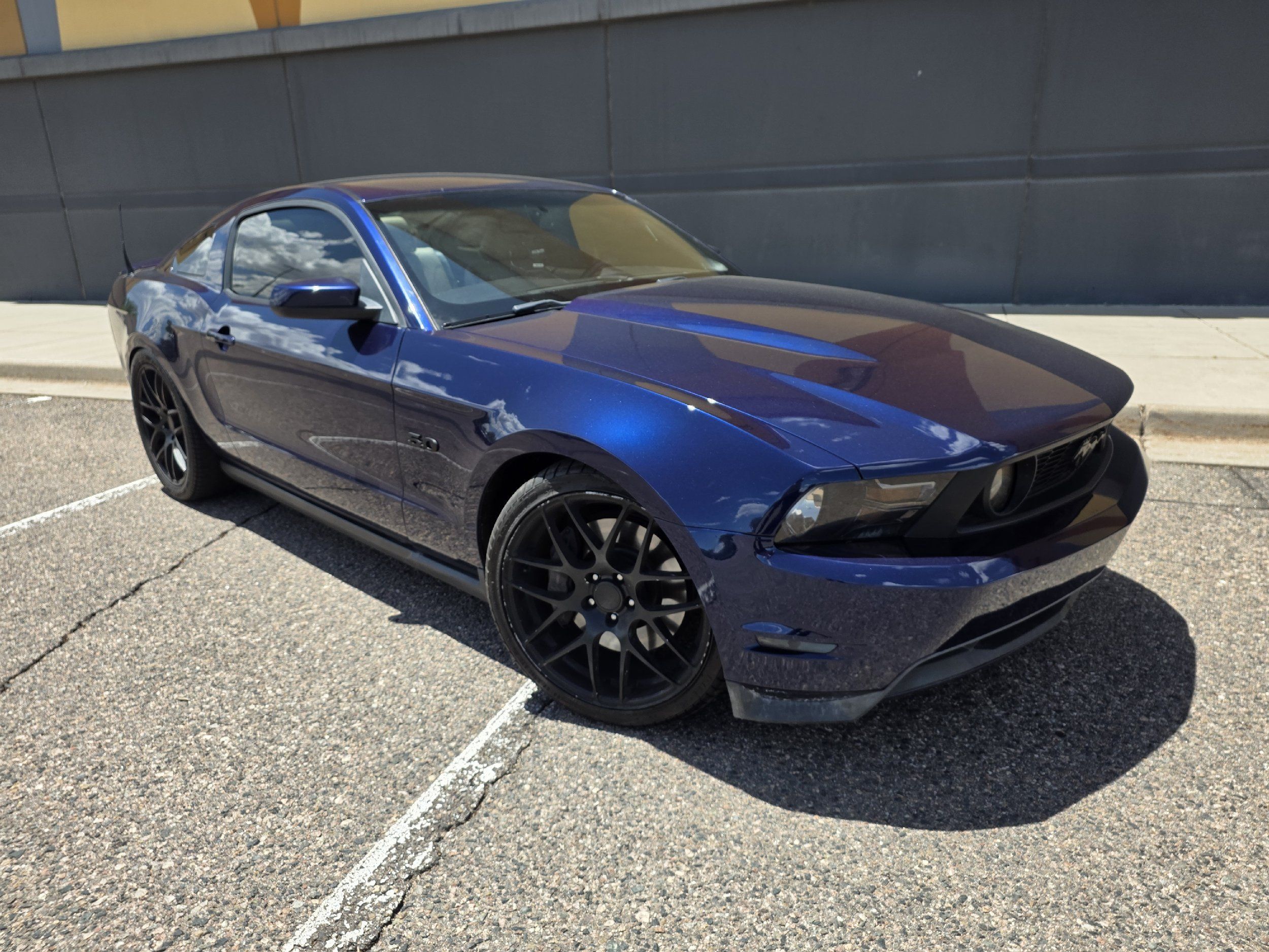 2012 Ford Mustang GT Premium's photo
