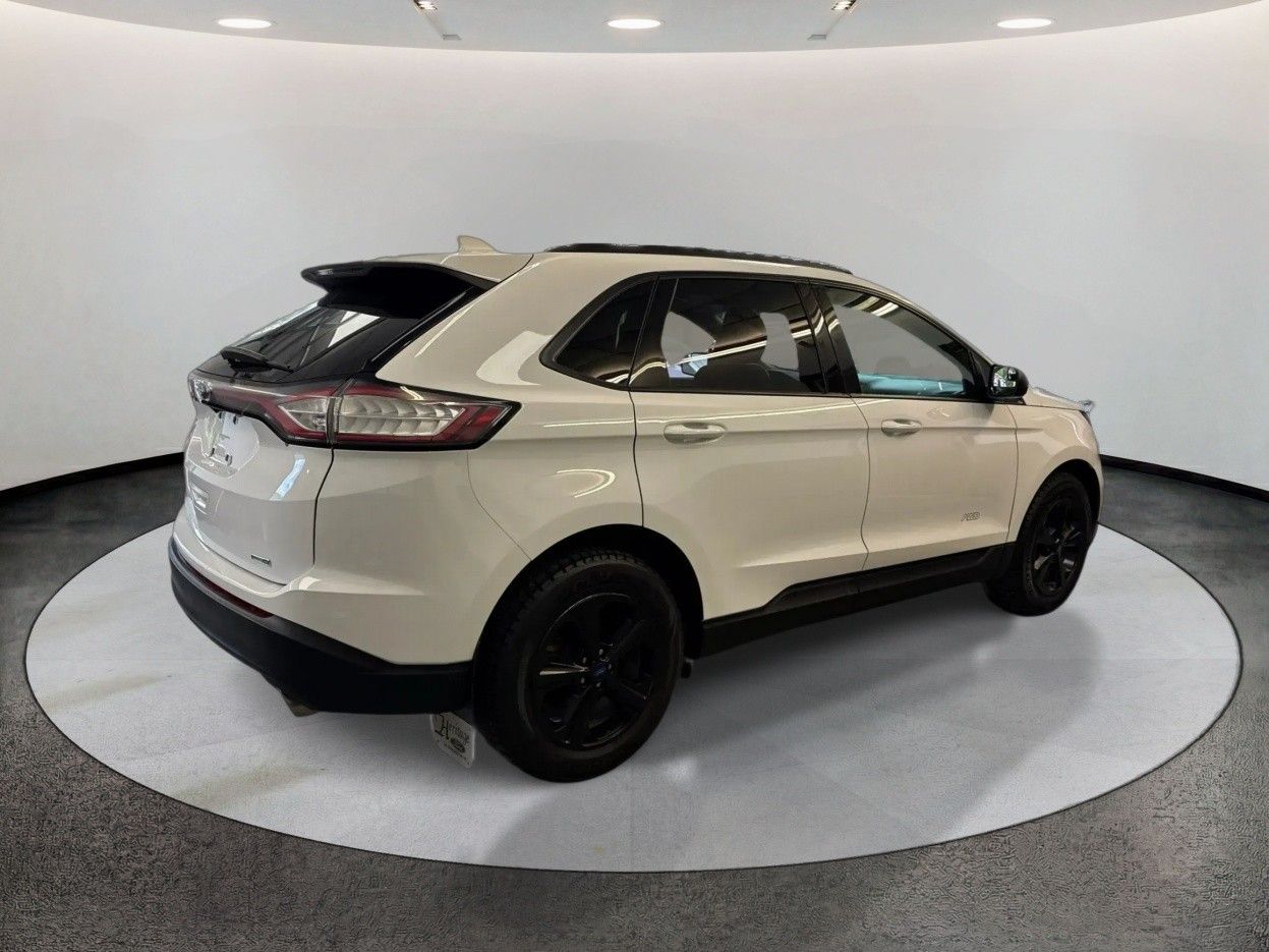 2018 Ford Edge SE - Photo 5