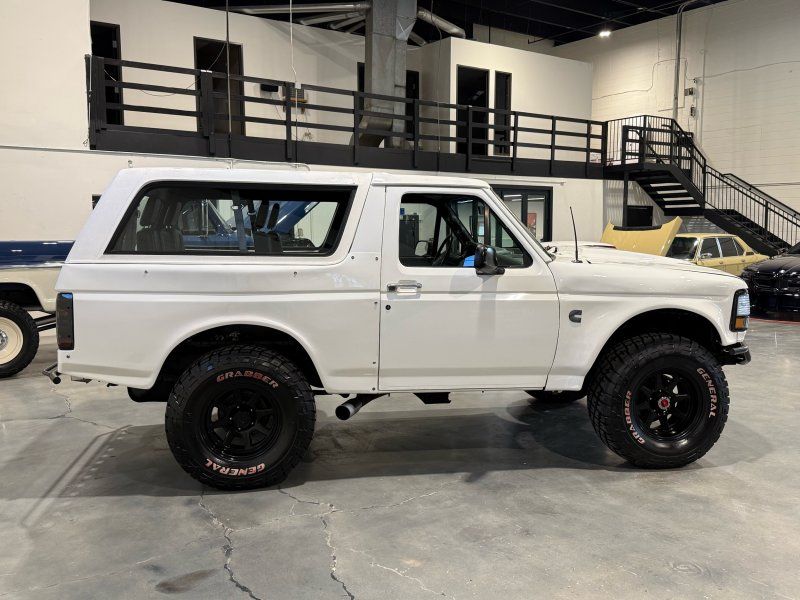 1992 Ford Bronco XLT, photo 6