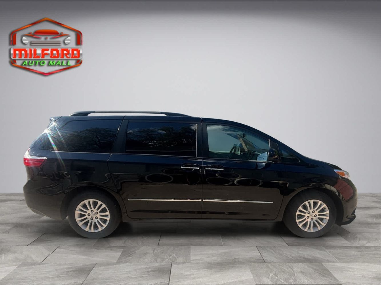 2017 Toyota Sienna XLE Premium photo 7