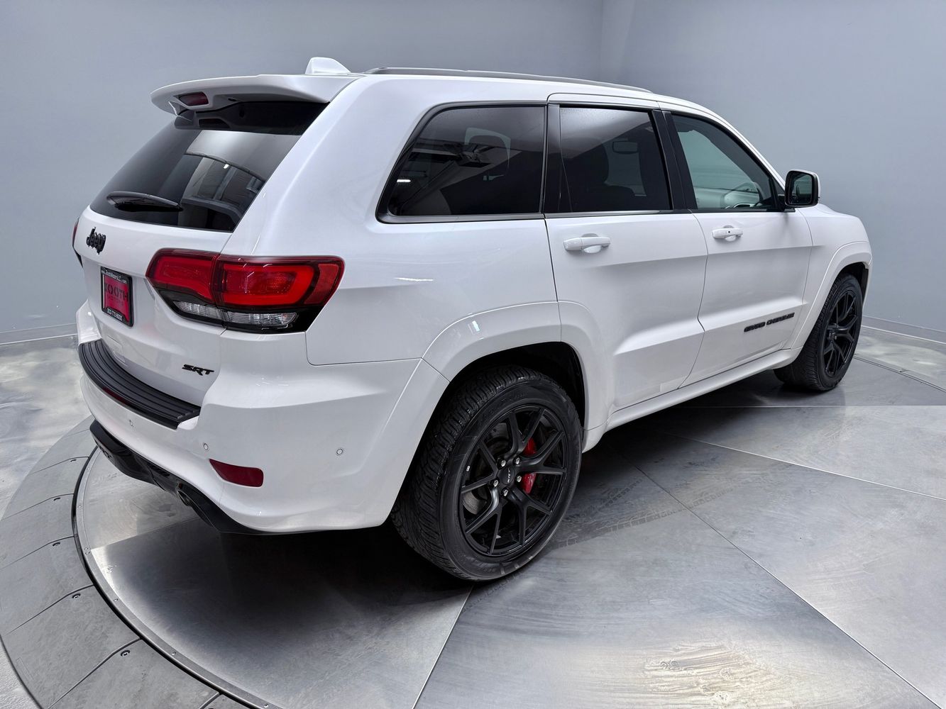 2021 Jeep Grand Cherokee SRT8 photo 4