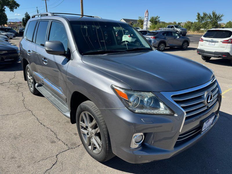 2013 Lexus LX 570 Luxury photo 7