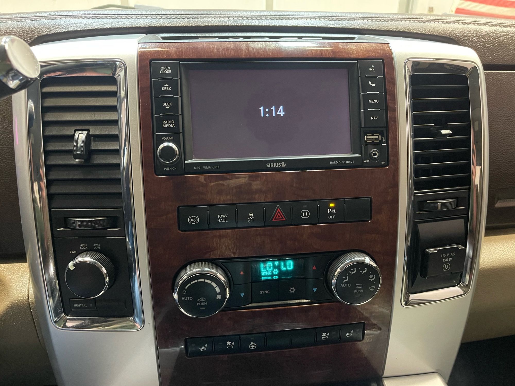 2012 Ram 3500 Laramie photo 16