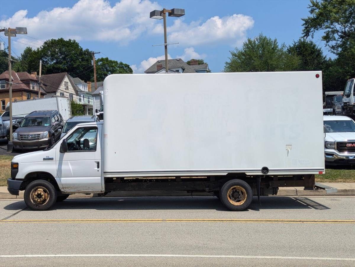 2016 Ford E-Series 10