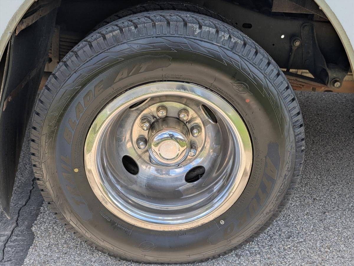 2014 Ford E-Series 38